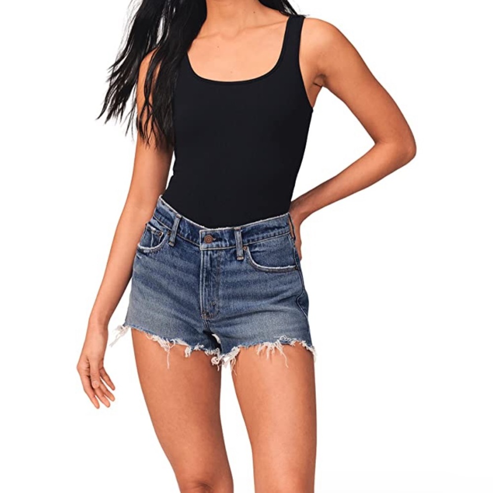 Abercrombie and Fitch mid rise mom short